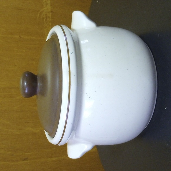 Vtg Strawberry & Floral Ceramic Canister or Cookie Jar w/ Handles. Cream, Red - Picture 3 of 8